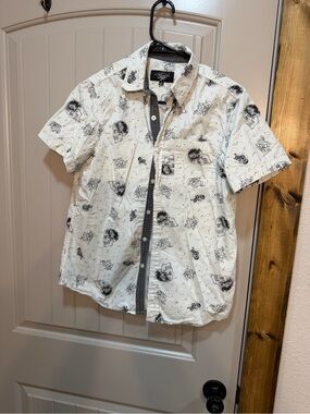 Eighty Eight White Short-Sleeve Skull Print Button-Down Shirt